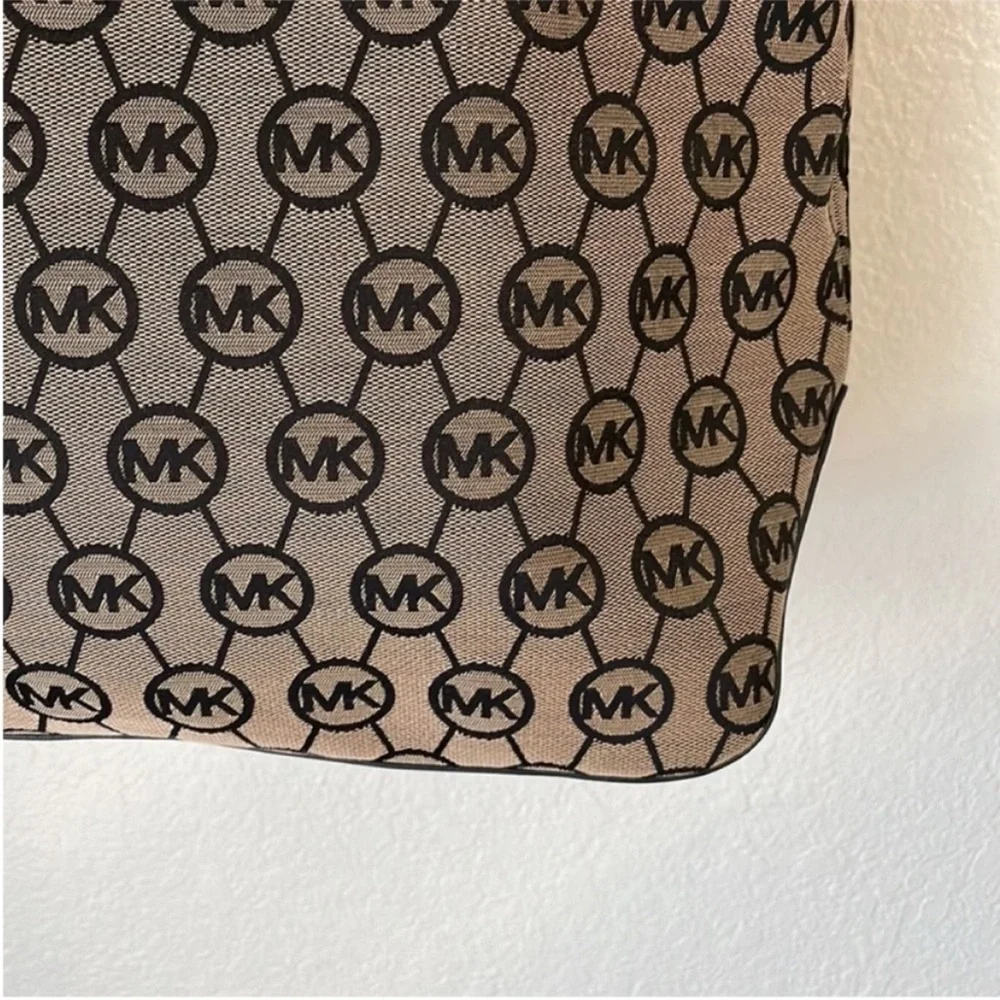 Michael‎ Kors Signature Tote